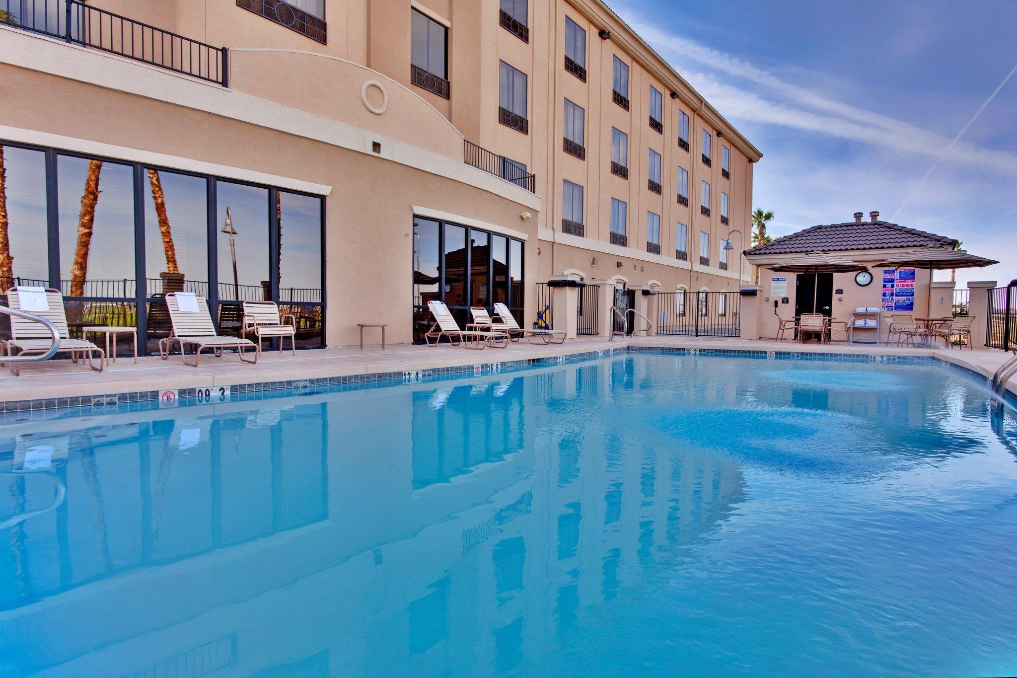 Holiday Inn Express Hotel & Suites Yuma, An Ihg Hotel Exterior photo
